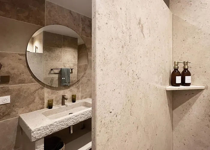 - La Clochette Lugon et l’Ile du Carney